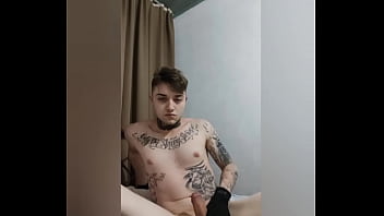 Preview 2 of Cuckold Creampie Eating Gangbang - Mais um v&iacute_deo caseiro para mostrar meu &oacute_rg&atilde_o masculino quem n&atilde_o gostou foda se