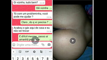 Preview 3 of Riley Reid Jules Jordan - Vizinha safada pediu pra trocar o g&aacute_s pelo whatsapp e acabou levando leitada na cama (Hist&oacute_rinha safada)