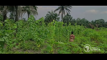 Preview 2 of Sheila Lindell Nude - Bangnolly Africa - Beautiful African Maidens get quick outdoor blowjob