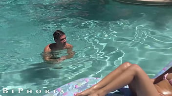 Preview 1 of Xexi Hot - BiPhoria - Couple Both Seduced By Bisexual Oil Master On Vacation