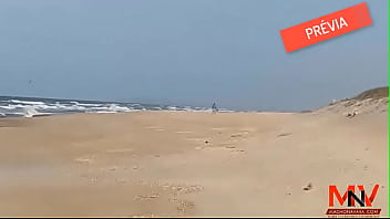 Preview 2 of Sovereign Syre Anal Fucks - macho na praia e o outro no seu barraco - previa