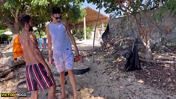 Preview 1 of Big Docks - Fodendo a Mulher do Amigo Corno