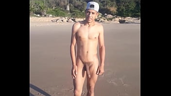 Preview 4 of Bgge Indan - Conhecendo a praia de nudismo