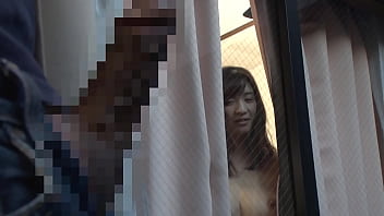 Preview 1 of Rush Pron - https://bit.ly/3Ah4dWW　向かいの部屋の巨乳美女をこっそり覗いていると視線に気付かれ逆に自慢のデカパイを見せつけるかのように僕を誘惑し始め&hellip_　エグい程の肉感巨乳で挑発してくる美女！　電マオナニーをしているところを覗かれ興奮したのか窓越しに巨乳を晒し始め&hellip_【パート2】
