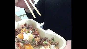 Preview 2 of Asian Love Strols - ローストビーフのビビンバ丼を食べます。おいしい弁当