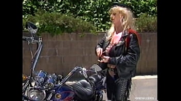 Preview 1 of Xxnxx Ind - Classic Outdoor Porn With Chessie Moore Fucking a Black Stud While The Girls Watch
