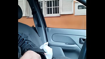 Preview 3 of Older Women Hd - Punheta  no carro