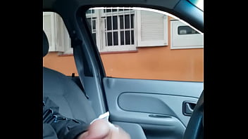 Preview 1 of Older Women Hd - Punheta  no carro