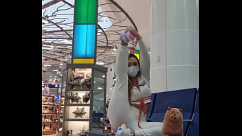 Preview 3 of Ava Lauren Sons Friend - ursinho vamos a hacer yoga en el aeropuerto de Cancun   Bolivianamimi.fans