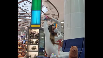 Preview 4 of Ava Lauren Sons Friend - ursinho vamos a hacer yoga en el aeropuerto de Cancun   Bolivianamimi.fans