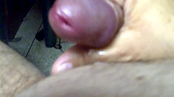 Preview 3 of Moti Ka Sex - Rica paja y lechita viendo coger a una chica rusa - Rich handjob and cum watching a Russian girl fuck