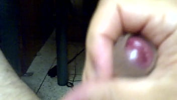 Preview 1 of Moti Ka Sex - Rica paja y lechita viendo coger a una chica rusa - Rich handjob and cum watching a Russian girl fuck