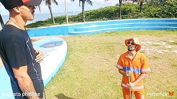 Preview 2 of Online Masturb - O gari carioca deu gostoso pro augusto phellipe.  Completo no Red