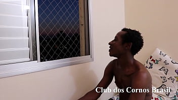 Preview 1 of Angela Whaite Boobs - Corno novinho assiste a sua mulher novinha sendo fodida pelo neg&atilde_o