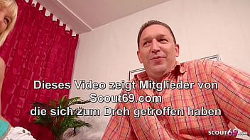 Preview 1 of Anita Mendoza - Deutscher Cuckold teile junge Ehefrau f&uuml_r Dreier mit alten Sack