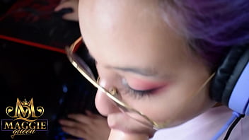 Preview 4 of Child Sxxy Movie - Fuck me while i Play Videogames