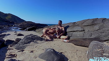 Preview 3 of Mia Khalifa Water Xxx Full Video - Loira gostosa foi foder na praia e foi flagrada !