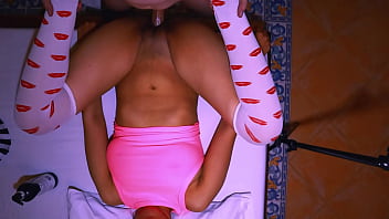 Preview 4 of American Xnxx Sexi Videos - La mejor amiga de la esposa y el marido tienen sexo en la habitaci&oacute_n de &eacute_l mientras su esposa est&aacute_ de compras