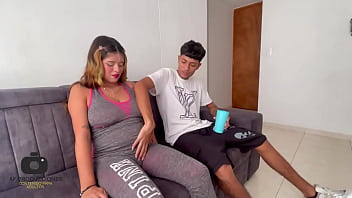 Preview 2 of XXX Gift Emage - Ayudo a mi vecina embarazada como pretexto para follarmela duro y echarle mi semen en sus grandes tetas.
