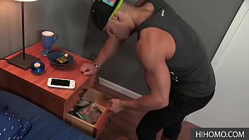 Preview 1 of Pickup Sleep - Sean Zevran and Austin Wolf hitting the day
