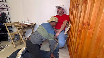 Preview 2 of Aunty And Sumal Boy Sex Videos - Maduro follando duro el culo de su juguetito nuevo