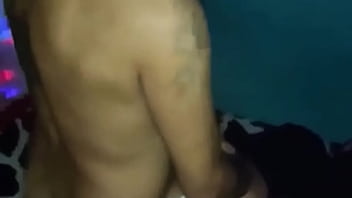 Preview 1 of Mom Washing Son Watching - O puto me ligou querendo rola no cu
