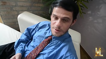 Preview 1 of Sunelone Fucking Video - Empregada Transexual Com Bund&atilde_o Deixa Patr&atilde_o Babando de Tes&atilde_o