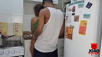 Preview 3 of Kim Snh - JoaoOSafado Fudendo na Cozinha com a Suzy Anderson ( Completo no RED )