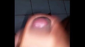 Preview 4 of Abella Danger Spread - Neg&atilde_o batendo uma no banho