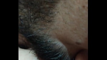 Preview 1 of Hairy Desi Punjabi Randi Fucking - MEU PUTO MAMANDO MEU PEITO