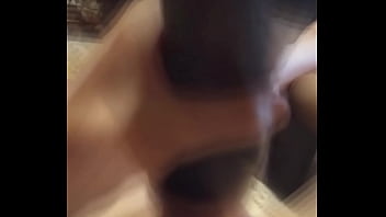 Preview 1 of Milf Big Tits Eating Cum - Soltando la leche