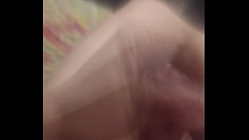 Preview 4 of Milf Big Tits Eating Cum - Soltando la leche