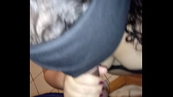 Preview 1 of Quirting Asian - Gordinha gulosa mamando