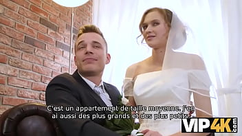 Preview 1 of Russian Momo And Son Xxxvideo - VIP4K. Un couple mari&eacute_ d&eacute_cide de vendre la chatte de sa mari&eacute_e &agrave_ bon prix