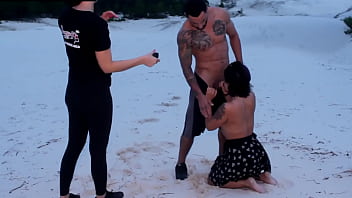 Preview 2 of Aletta Ocean Gorgeous - Luna Lilac em uma cena quentissima com maromba na beira da praia -Djords Avila - Luna Lilac
