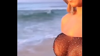 Preview 2 of Pooping Giel - renata a mulher melao no grupo httpstmeatendimentogeupopremium
