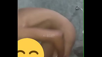 Preview 1 of Hamil Ind - लाडो नंगी स्नान कर रही है।