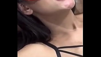 Preview 3 of Amico Piace Mamma Porno - Novinha Dando uns Beijos No Sarado
