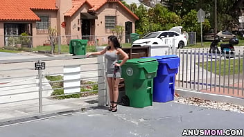 Preview 1 of Xvidios Indian - Nadia White pays Johnny with her big ass and juicy pussy