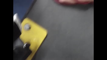 Preview 1 of Cuty Assfuck - Pezinhos da loirinha de havaianas no &ocirc_nibus 1