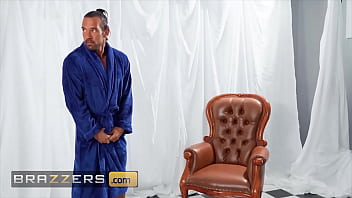 Preview 1 of Granny Children Sex - Eager (Johnny Castle) Helps (Alexis Fawx) Enact Her Final Masterpiece By Drilling Her Pussy - Brazzers