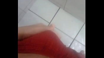 Preview 1 of Extra Old Grany - Punhet&atilde_o no banheiro part1
