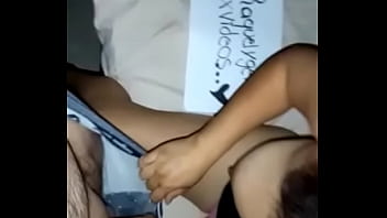Preview 1 of Little Girl Lez Mom - Una rica mamada
