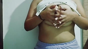 Preview 4 of Mating Mouth - videollamada con mi hermanastra y me muestra sus enormes tetas
