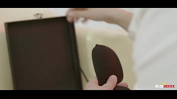 Preview 3 of Reap Oregnal - My girlfriend has a surprise for me - Maria Wars &amp_ Jimmy Bud - The Magic Experience Part 1