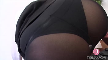Preview 2 of Japanese Famer Sex - 極デカ尻～着衣尻・生尻・またがり・包み込み～ 伊藤かえで イントロ【AGAV032】