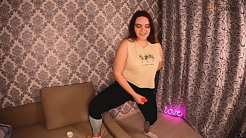 Preview 4 of Small Gir Sex - Я трахну тебя! Инструкция по дрочке со страпоном
