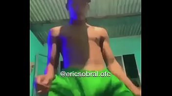 Preview 2 of Happy New Year Xxx Sex - LOMOTIF DO HETERO NOVINHO DOTADO