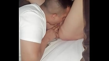 Preview 2 of Tasty Teens Pussy - Un amigo me hace un rico oral y mi esposo nos graba 1/9