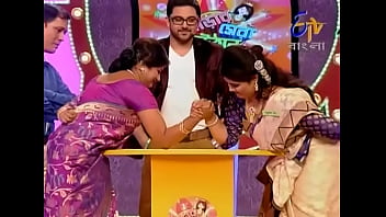 Preview 2 of Rassi Mom - বাংগালী বৌদিদের পান্জা লড়াই -14